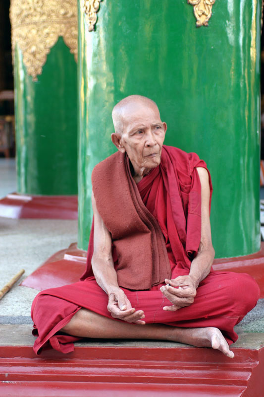  At rest - Shwe Dagon Pagoda
