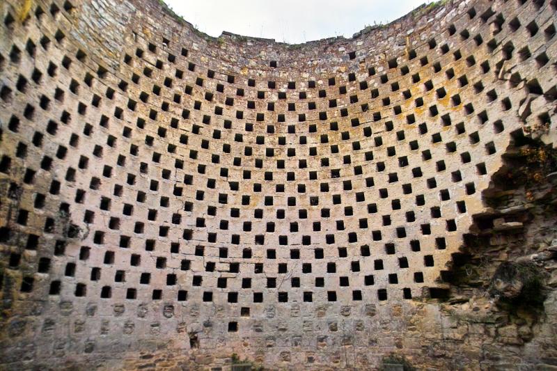 Marchsieux: Chteau Monfort Dovecote