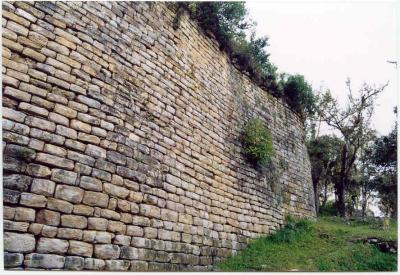 Another imposing defensive wall inside Kuelap