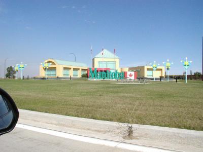 u34/mrtea630/medium/22384766.916039162003ManatobaCanadawelcomecenter.jpg