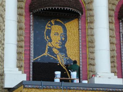 u34/mrtea630/medium/22386116.919039192003CornPalaceinMitchelSD2.jpg