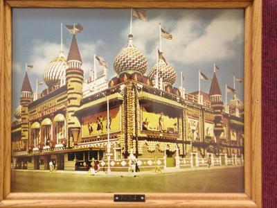 u34/mrtea630/medium/22386119.919039192003CornPalaceinMitchelSD22.jpg