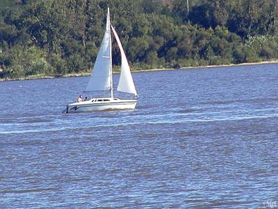 Sailing the Illinois River.jpg(337)