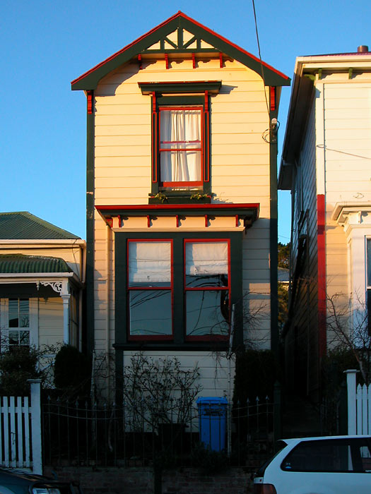 Narrow House in Newtown