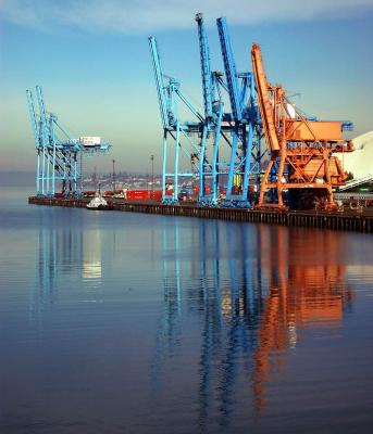 CRW_1412_port_of_tacoma.jpg