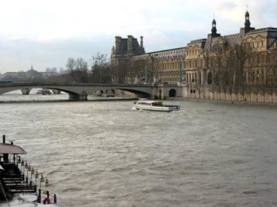 January 2003 - teh seine and Louvre Museum 75001