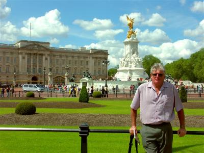 Dave outside Buckingham Palace