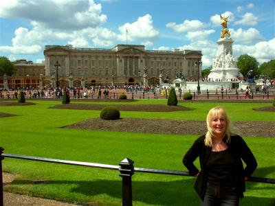 Rene outside Buckingham Palace