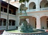 Fountain at Raffles Hotel.jpg