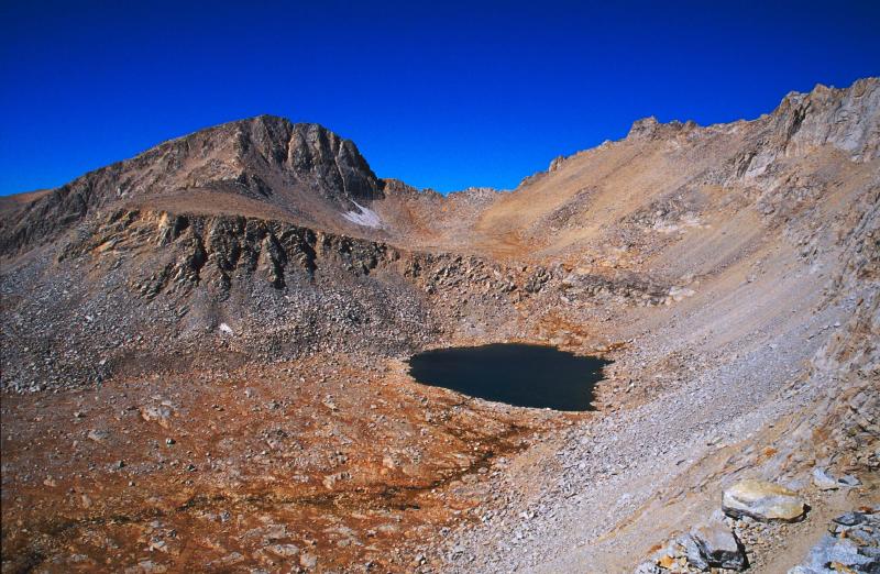 On the trail to Forrester Pass