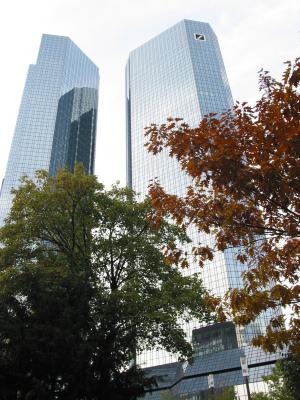 Bild 035a - Deutsche Bank im Herbst