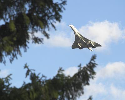 Concorde Approaching