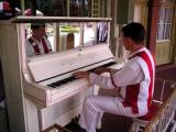 Piano player at Disney World