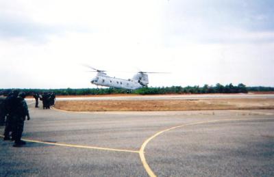 CH-46E landing