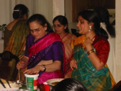 Pragna (back), Naina, Varsha, Anu
