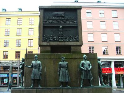 Sailors Monument in Bergen