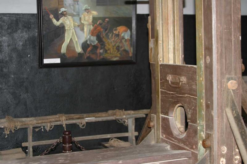 Guilotine Detail 2.jpg