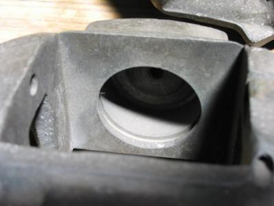 u35/9146gt/medium/31836385.908FrontMagnesiumCaliperPhoto04.jpg