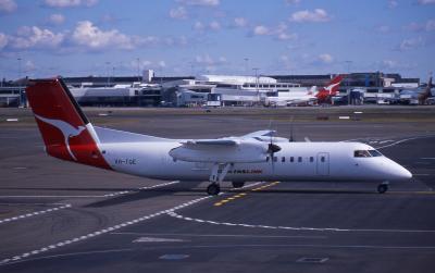 VH-TQE  Qantaslink DHC-8.jpg