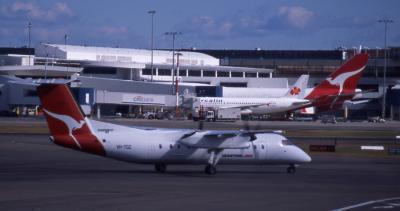 VH-TQZ  Qantaslink  DHC-8.jpg