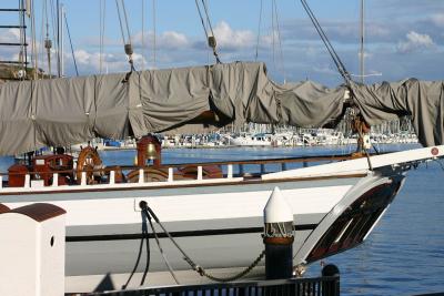 u35/antoinevu/medium/22937941.OLdBoat41600.jpg