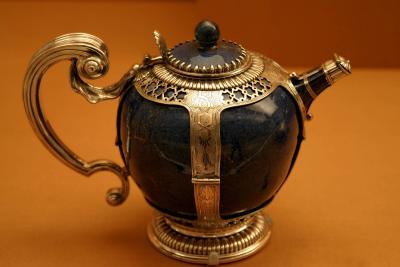  A Pot, Canon 28-135 IS