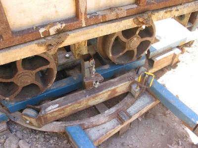 truck locked to turntable, lift turntable lock pin (yellow) to spin