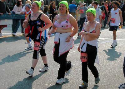 u35/bklyncmt/medium/22914714.PbaseFunLow013.jpg