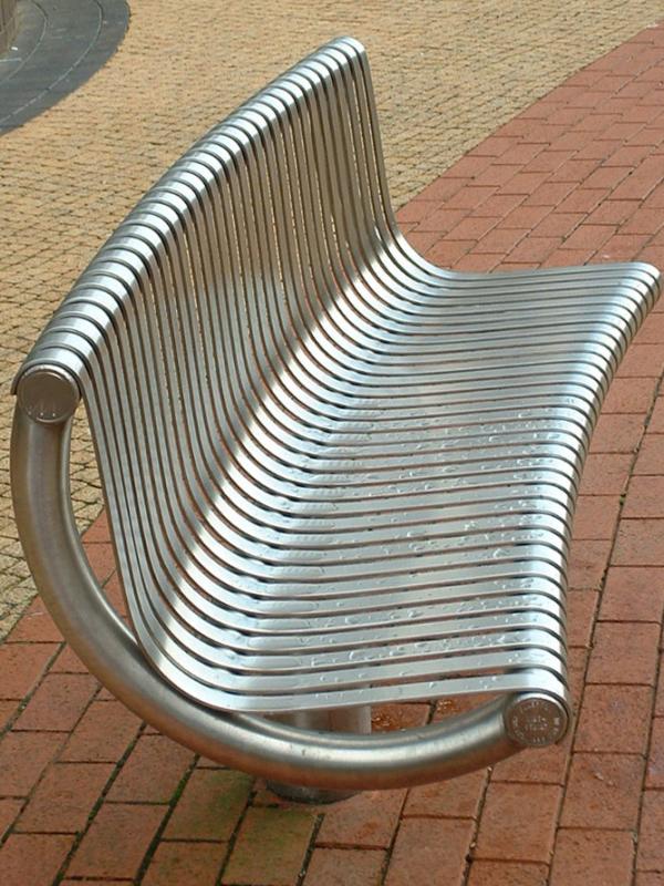 November 10 2003: <br>Metallic Bench