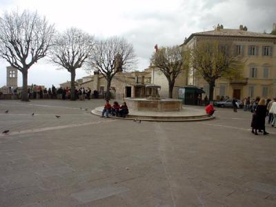 Piazza Santa Chiara