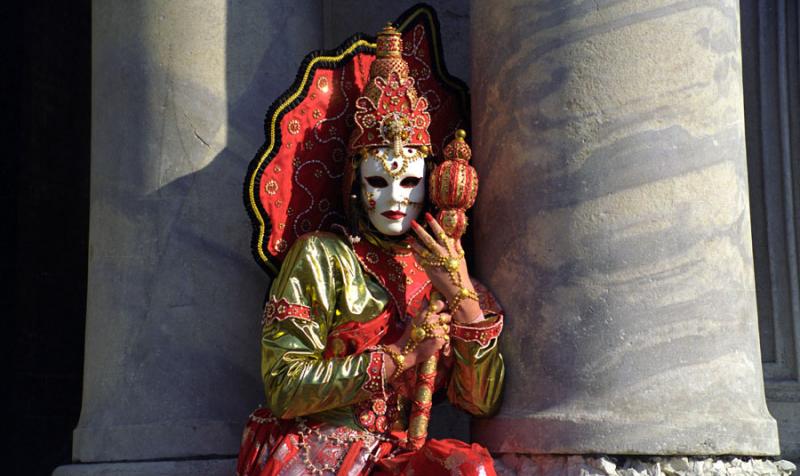 <b>The Mask</b><br>* by Ralph Otto *