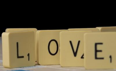 u35/cslr_challenge/medium/23138594.love.jpg
