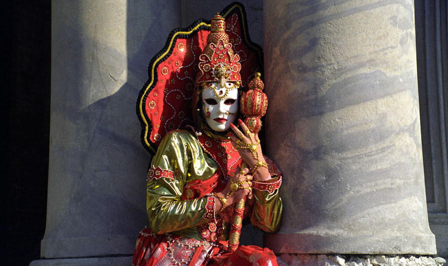 <b>The Mask</b><br>* by Ralph Otto *