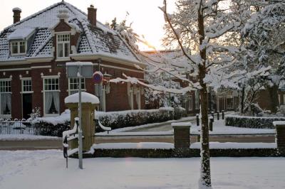 Herenweg, Spring Glory t/o rk. kerk