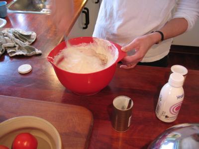 Preparacion de la pasta con arroz, leche, crema de leche, crema batida, vainilla, almendras