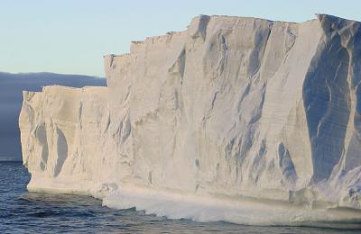 Antarctic Sound Iceberg 0386