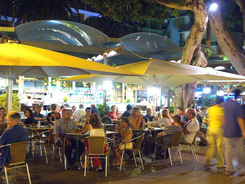 Peurto at night