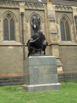 Flinders Statue.jpg