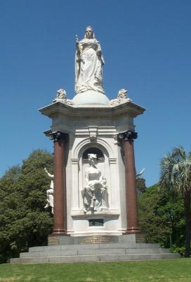 Queen Victoria Statue.jpg
