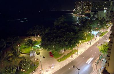 42C-29-Kalakaua Avenue by Night