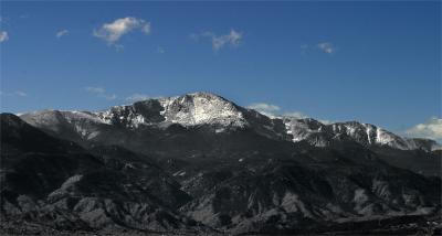 Pikes Peak
Not a pano, just one shot this time.  I took the boys up to the top of Palmer Park to play at the overlook.  This is how the mountain looked today.