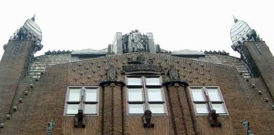 Once more the very impressive Northern facade, alongside the Buiten Bantammerstraat.