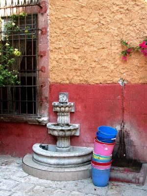 courtyard of templo de san francisco