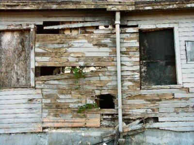 040722 Old Building