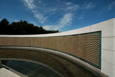 WW II Memorial    8351