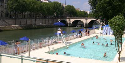 Paris plage : Free swiming pool (26/07)