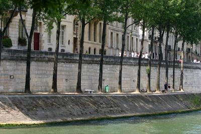 Quai De Seine in july