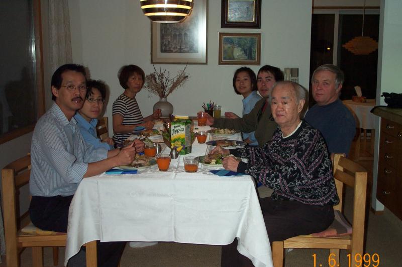 Dinner nha chi Huong