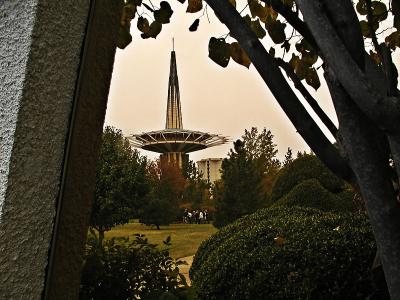 Campus Reflection in Golden GlassBeacon C-2100UZ