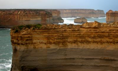 u35/picsels/medium/31760739.CoastalColoursGreatOceanRoad.jpg